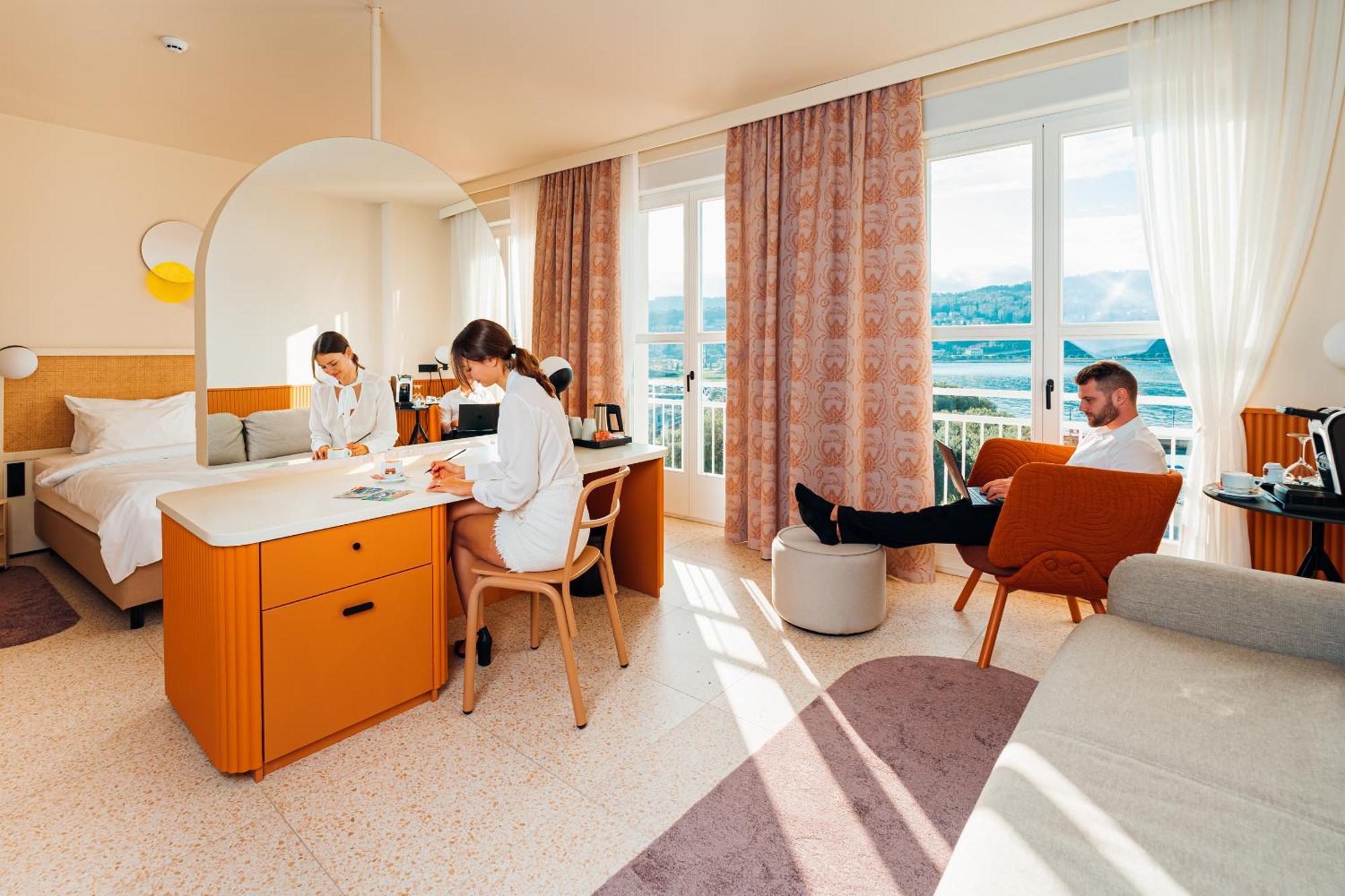 Hotel Grand โคเปร์ ภายนอก รูปภาพ
